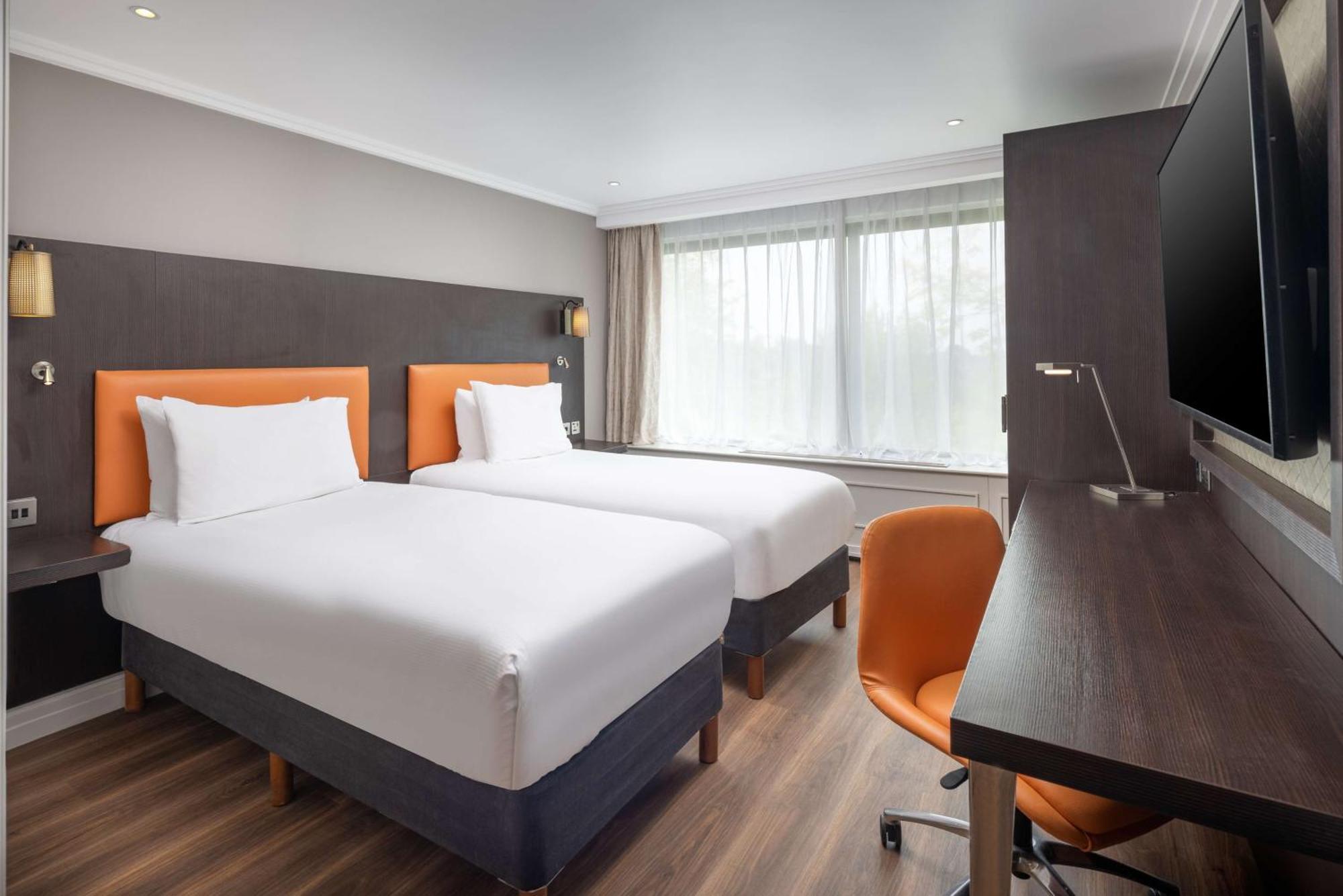 Doubletree By Hilton London - Hyde Park Hotel Екстериор снимка